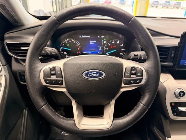 Used 2024 Ford Explorer XLT w/ XLT Sport Appearance Package AWD/4WD image 29