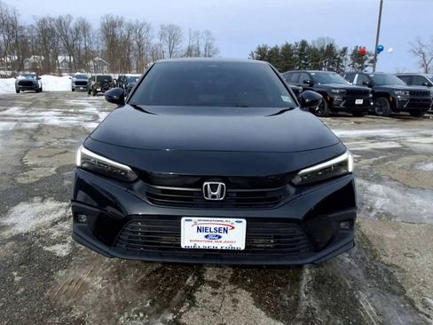 Used 2023 Honda Civic Touring image 3