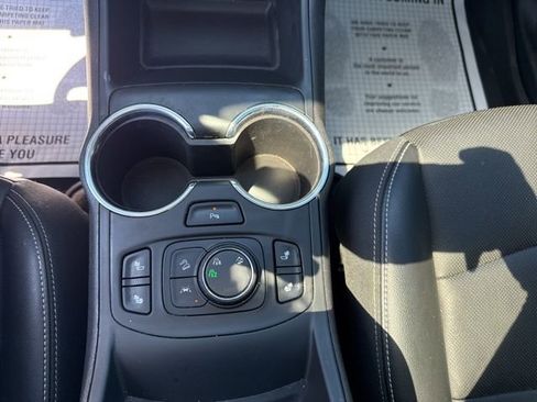 Used 2023 GMC Terrain SLT w/ Infotainment Package II AWD/4WD image 31