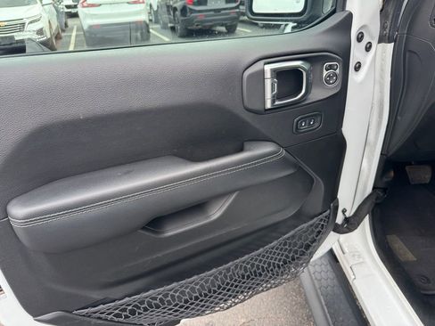 Used 2023 Jeep Wrangler Unlimited Sahara image 21