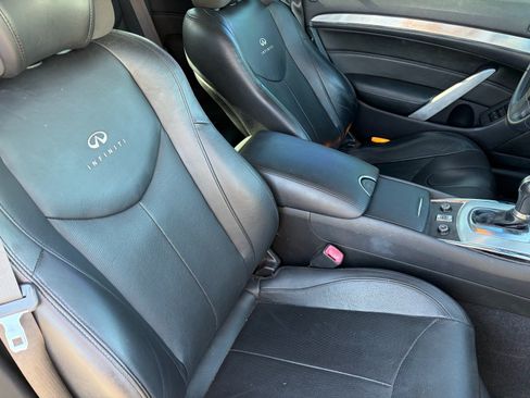 Used 2014 INFINITI Q60 Convertible w/ Premium Package RWD image 30
