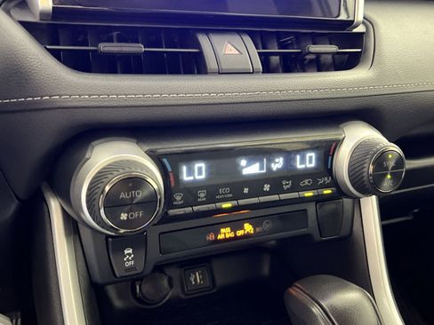 Used 2024 Toyota RAV4 LE image 22