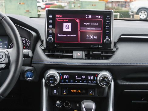 Used 2022 Toyota RAV4 SE image 12