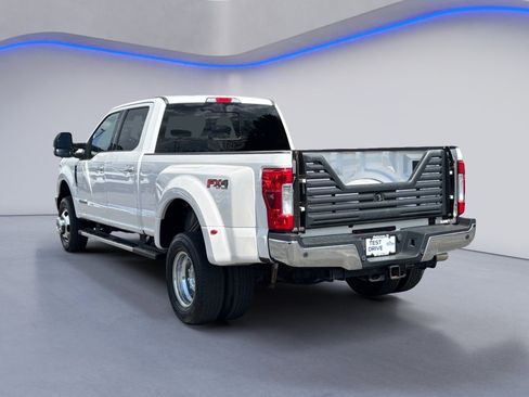 Used 2024 Ford F350 Lariat w/ Lariat Ultimate Package image 3