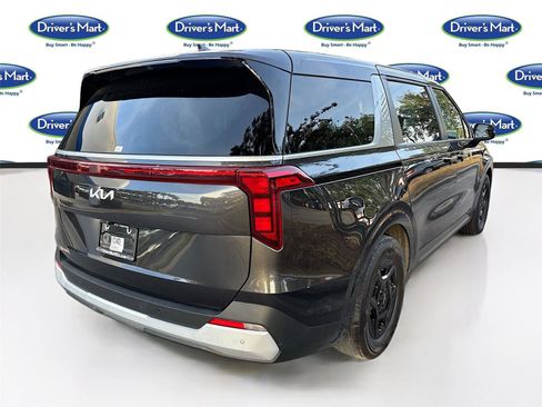 Used 2025 Kia Carnival FWD image 7