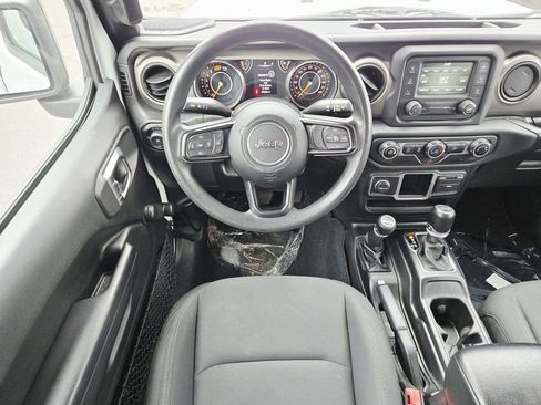 Used 2018 Jeep Wrangler Unlimited Sport image 10