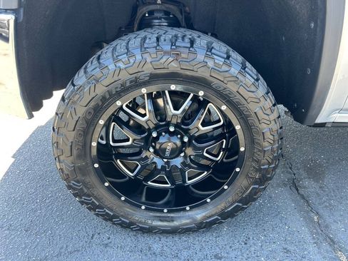 Used 2018 GMC Sierra 1500 SLT AWD/4WD image 8