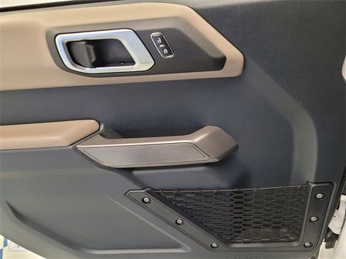 Used 2023 Ford Bronco Wildtrak image 26