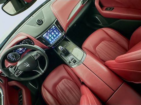 Used 2023 Maserati Levante Modena image 18