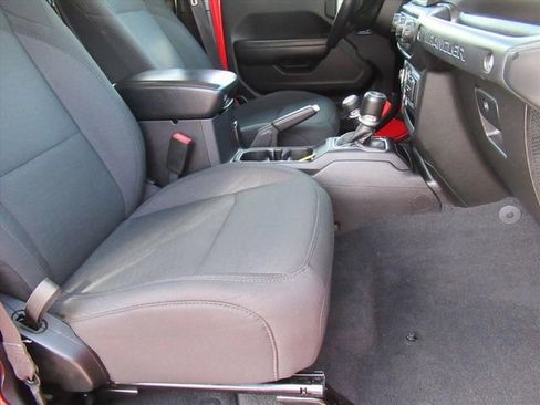 Used 2019 Jeep Wrangler Unlimited Sport S image 9