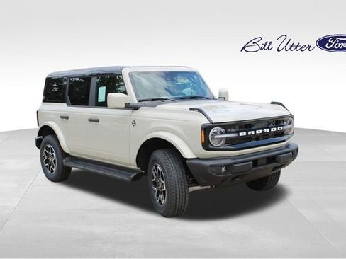 New 2026 Ford Bronco Outer Banks AWD/4WD image 2