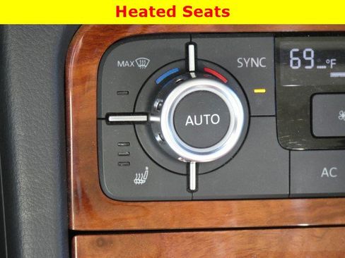 Used 2012 Volkswagen Touareg Executive image 21