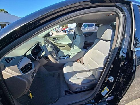 Used 2025 Chevrolet Malibu LT image 5