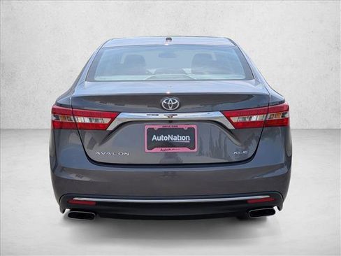 Used 2018 Toyota Avalon XLE FWD image 7