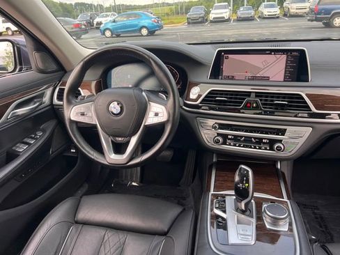 Used 2020 BMW 740i w/ Premium Package RWD image 18