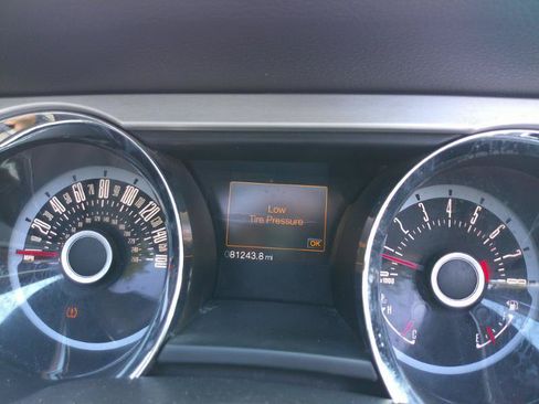 Used 2013 Ford Mustang Premium RWD image 19