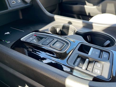 Used 2025 Honda Pilot EX-L image 19