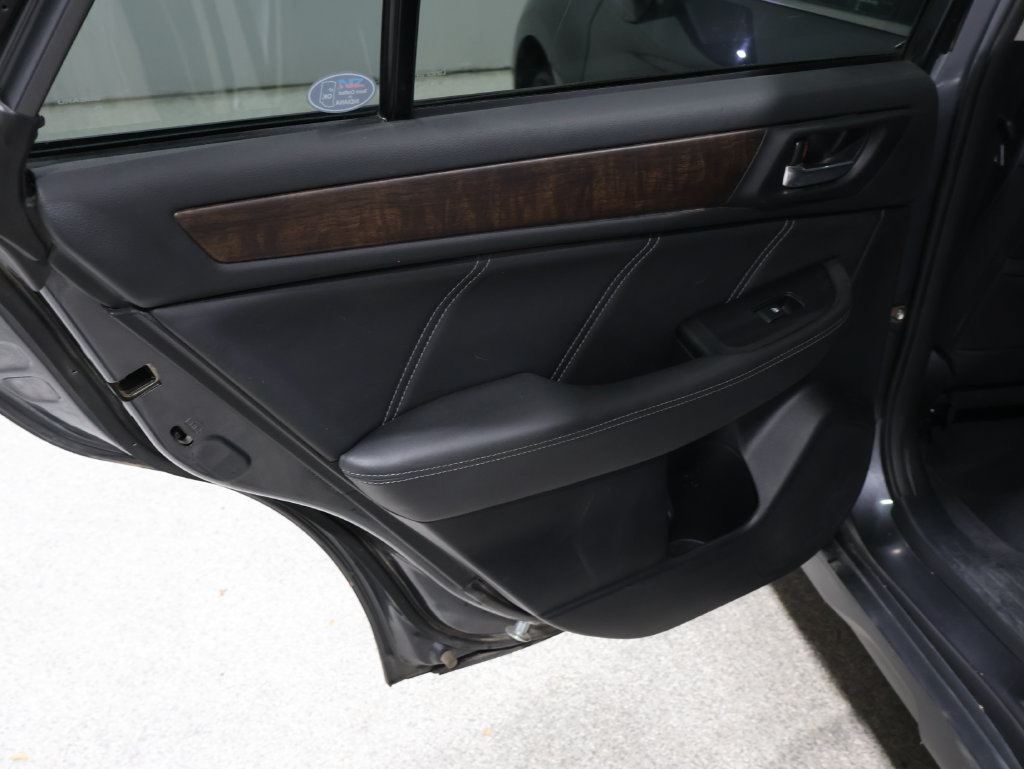 Used 2018 Subaru Outback 2.5i Limited AWD/4WD image 19