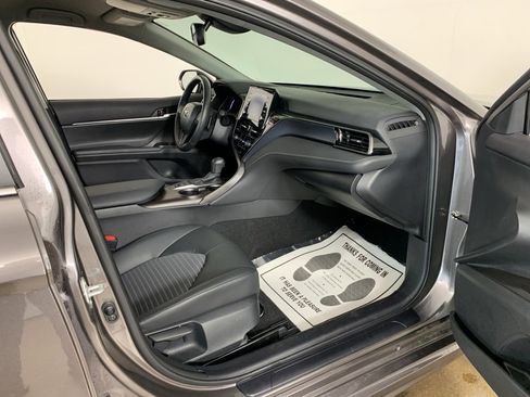 Used 2024 Toyota Camry SE w/ Convenience Package image 36