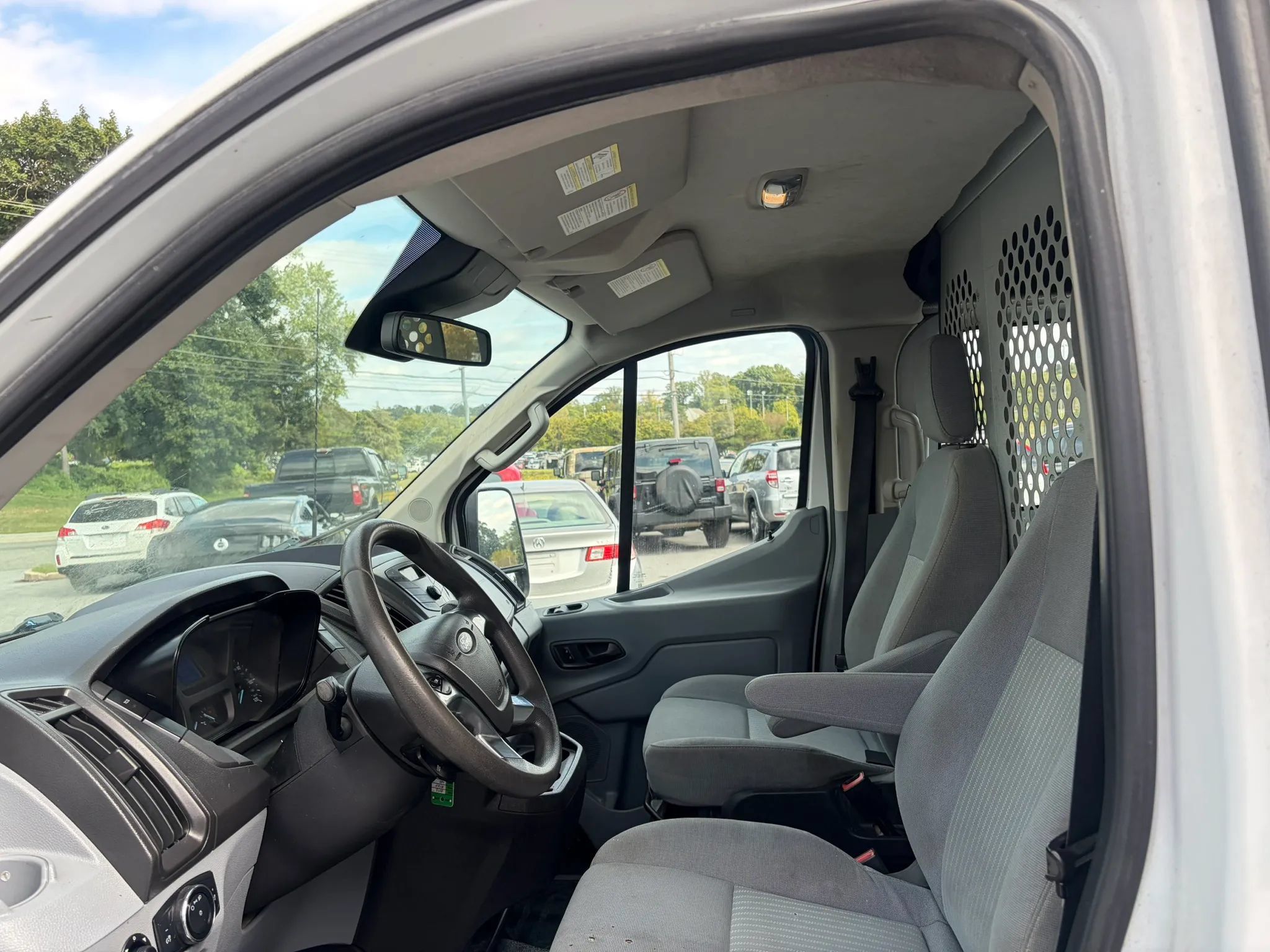 Used 2016 Ford Transit 250 130 Low Roof w/ Exterior Upgrade Package RWD image 28