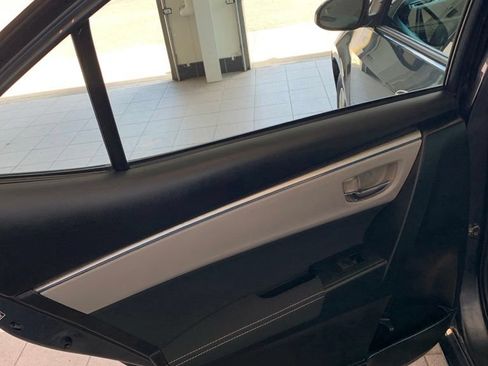 Used 2016 Toyota Corolla LE FWD image 12