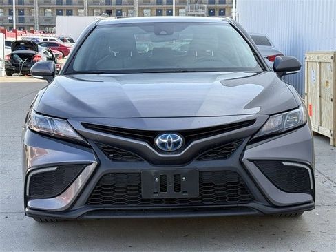 Used 2023 Toyota Camry SE image 7