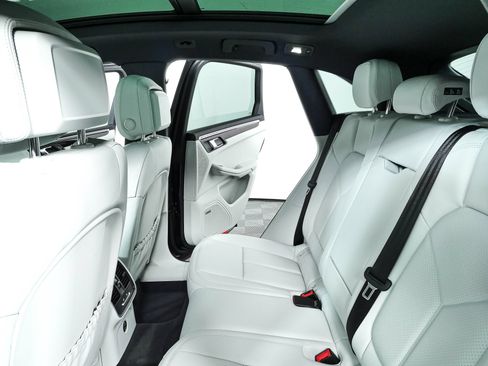 New 2026 Porsche Macan S AWD/4WD image 21