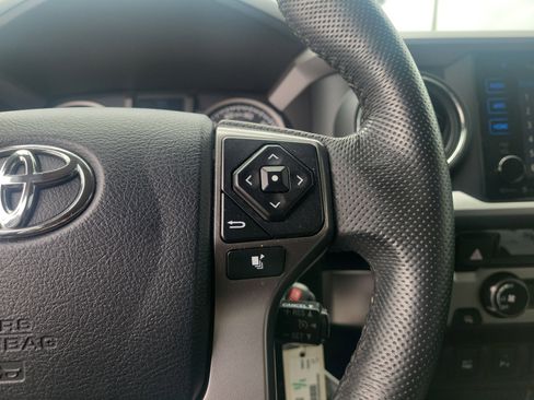 Used 2017 Toyota Tacoma SR5 w/ Tow Package image 20