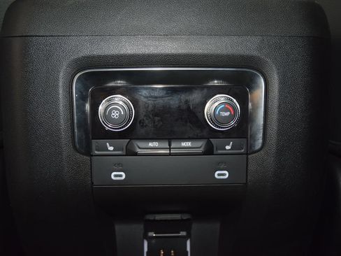 Used 2024 GMC Yukon XL Denali AWD/4WD image 46