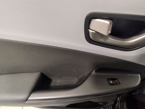 Used 2018 Hyundai Kona Limited image 23