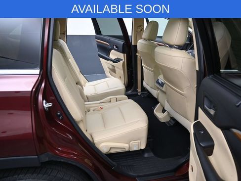 Used 2017 Toyota Highlander Limited Platinum AWD/4WD image 35