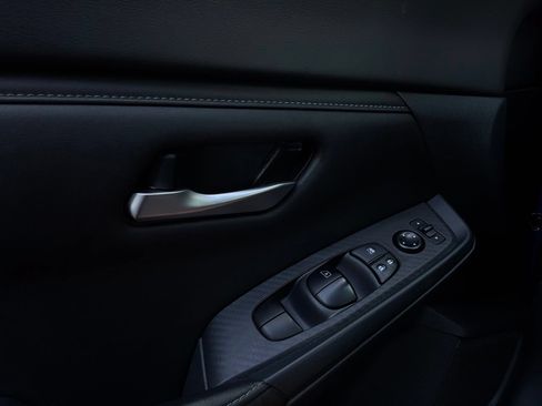 Used 2025 Nissan Sentra SV FWD image 21