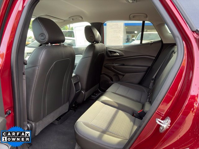 Used 2025 Chevrolet Trax LT w/ LT Convenience Package FWD image 12