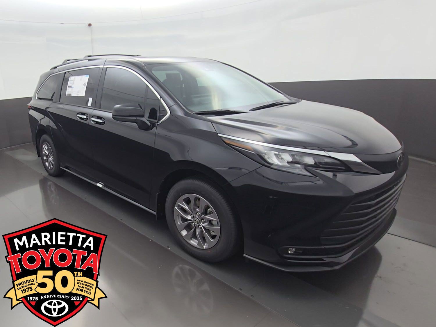 New 2026 Toyota Sienna XLE FWD image 1