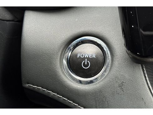 Certified 2023 Toyota Highlander XLE image 25