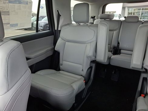 New 2026 Ford Expedition Active AWD/4WD image 12