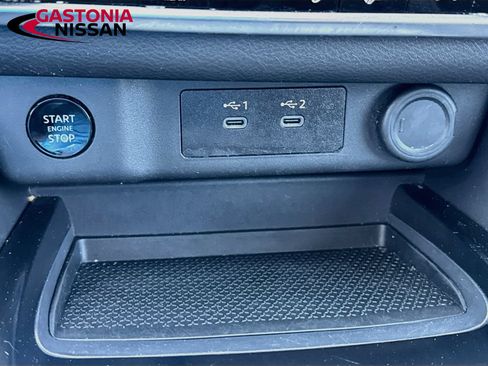 Used 2025 Nissan Rogue SV FWD image 22