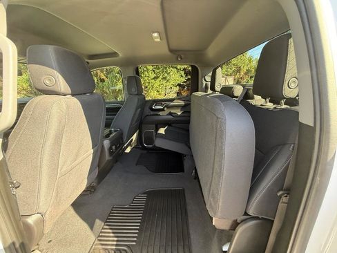 Used 2024 Chevrolet Silverado 1500 LT image 24