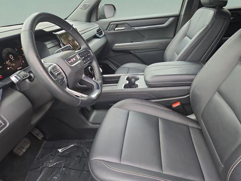 Used 2024 GMC Acadia Elevation image 12