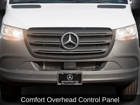 Used 2025 Mercedes-Benz Sprinter 2500 image 16