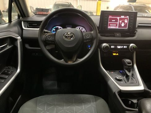 Used 2021 Toyota RAV4 XLE image 16
