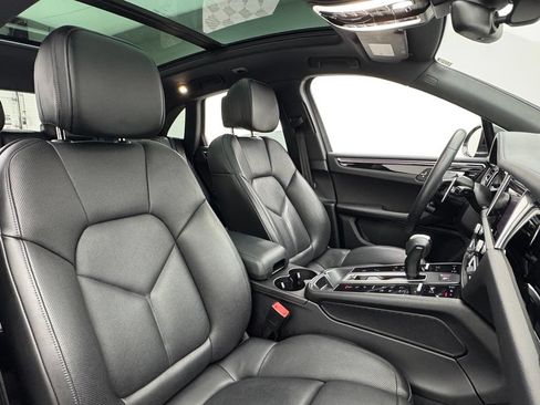 Used 2022 Porsche Macan S AWD/4WD image 37