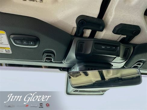 Used 2024 Jeep Gladiator Rubicon w/ Technology Group image 37