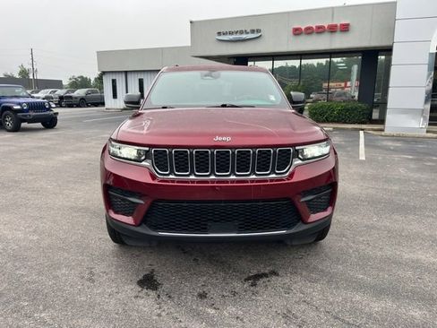 Used 2024 Jeep Grand Cherokee Laredo X AWD/4WD image 35