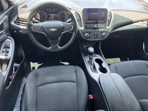 Used 2021 Chevrolet Malibu LT FWD image 15