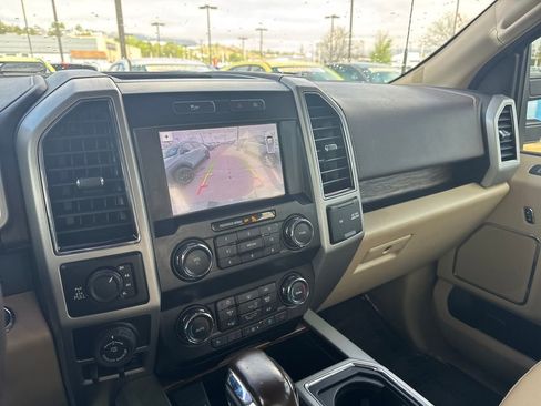 Used 2019 Ford F150 Lariat w/ Equipment Group 501A Mid AWD/4WD image 43