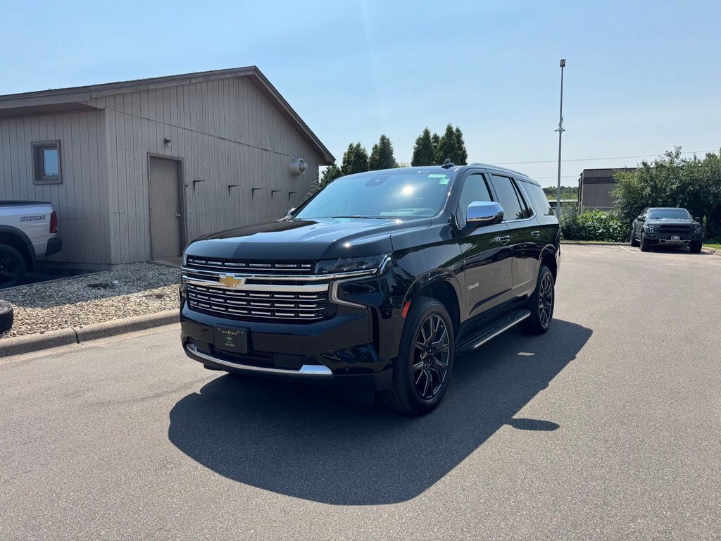Used 2023 Chevrolet Tahoe Premier w/ Advanced Technology Package AWD/4WD image 2