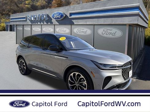 Used 2024 Lincoln Nautilus Reserve image 1