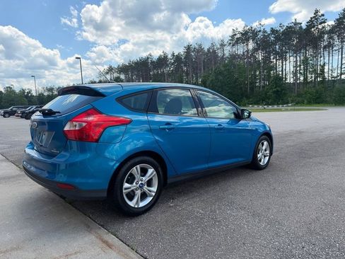 Used 2013 Ford Focus SE w/ SE Winter Pkg FWD image 4