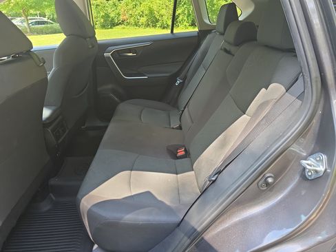 Used 2024 Toyota RAV4 XLE w/ Convenience Package FWD image 15